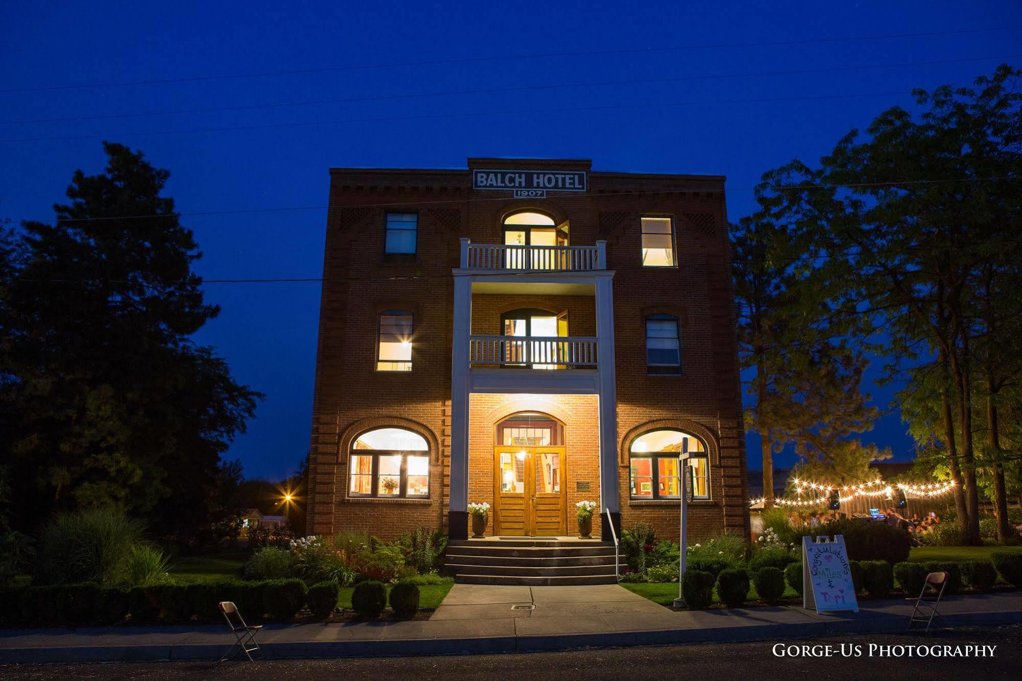Balch Hotel Dufur Esterno foto